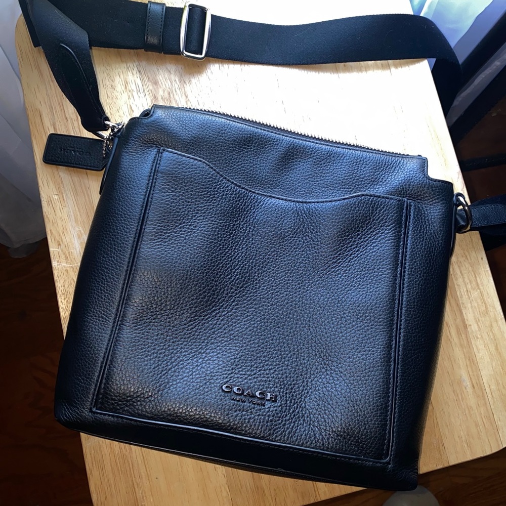 SOLD Unisex Men’s Women’s Crossbody Bag - Picture 1 of 7